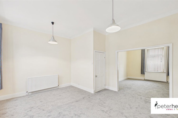 Dining Room - Picture 4 of 19