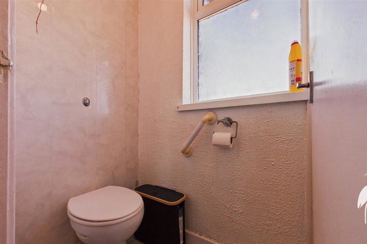 Seperate WC - Picture 14 of 16