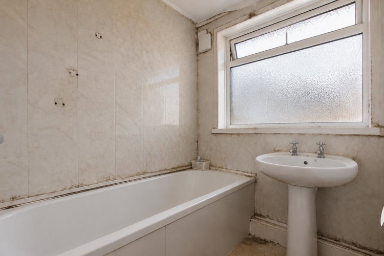 Bathroom - Picture 13 of 16