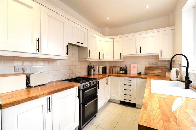 Kitchen - Picture 3 of 12