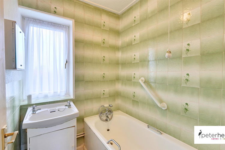 Bathroom - Picture 19 of 23