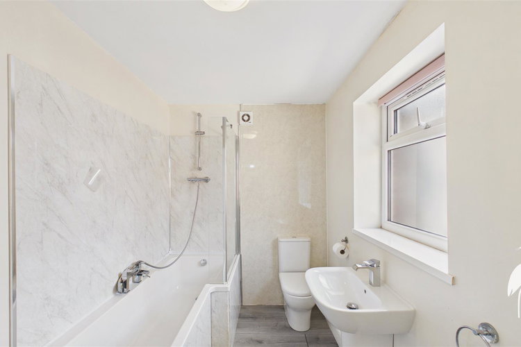 Bathroom - Picture 10 of 13