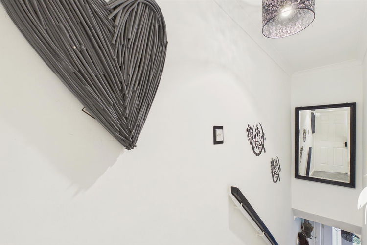 First Floor Landing - Picture 13 of 17