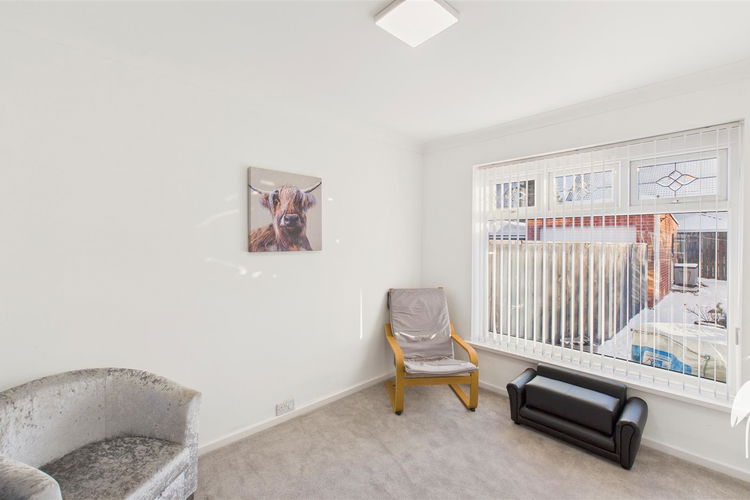 Living area - Picture 11 of 29