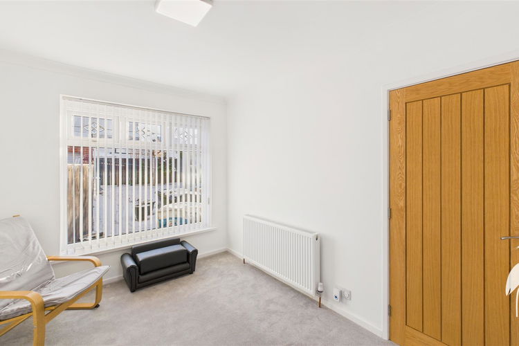 Living area - Picture 12 of 29