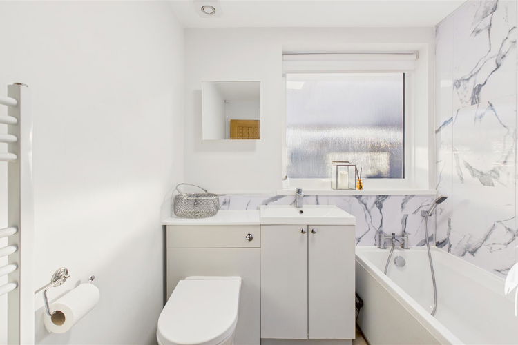 Bathroom - Picture 17 of 29