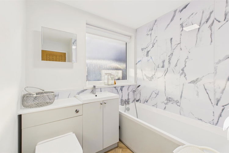 Bathroom - Picture 18 of 29