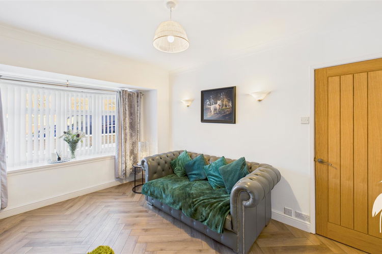 Lounge - Picture 3 of 29