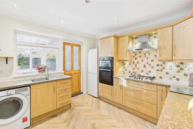 Kitchen - Picture 5 of 29