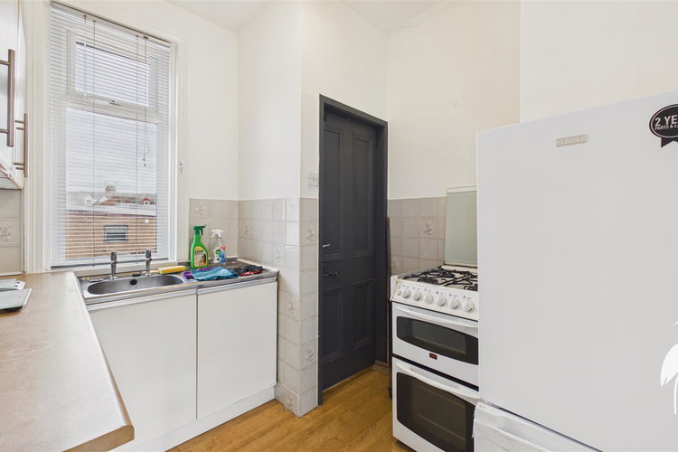 Kitchen - Picture 5 of 9