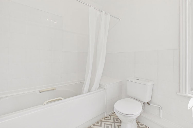 Bathroom - Picture 8 of 9