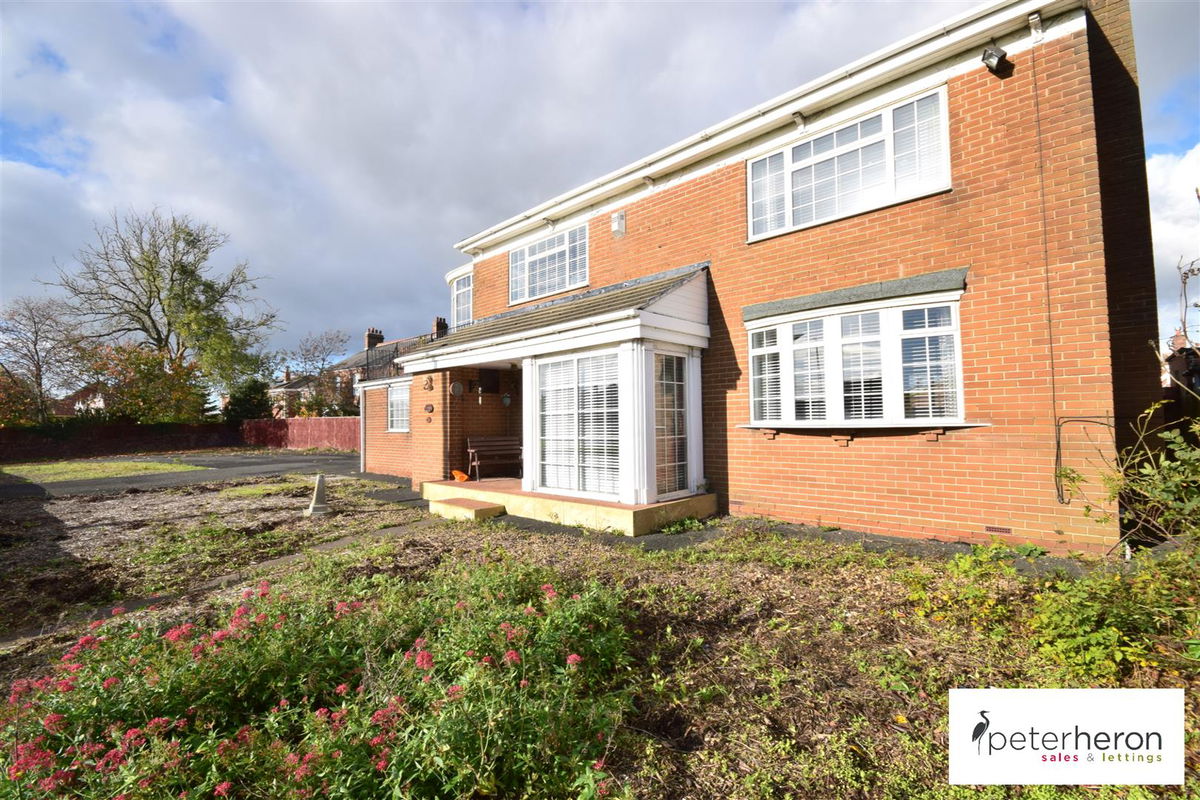 Tunstall Village Green, Sunderland, Tyne & Wear, SR3 2BU £315,000 from