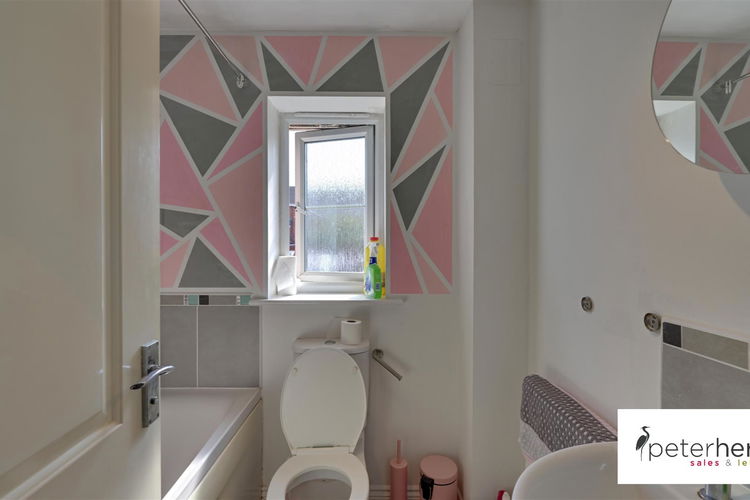 Bathroom - Picture 14 of 17