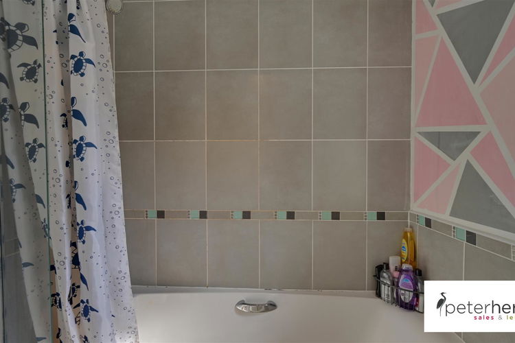 Bathroom - Picture 15 of 17