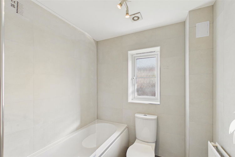 Bathroom - Picture 15 of 16