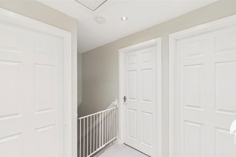 First Floor Landing - Picture 24 of 27