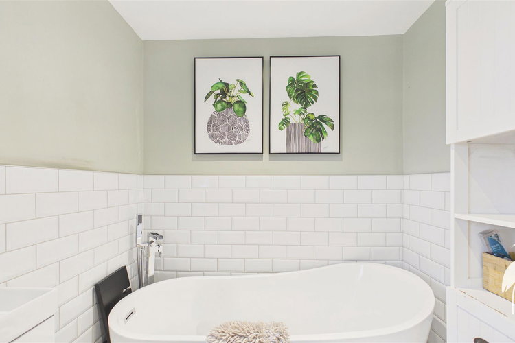 Bathroom - Picture 28 of 31