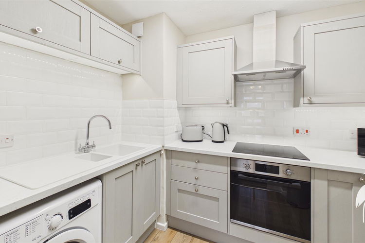 Kitchen - Picture 7 of 17