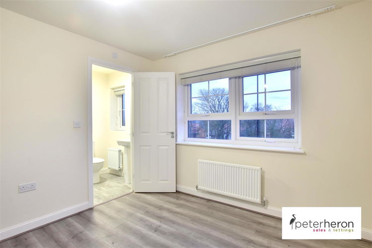 Bedroom 1 - Picture 10 of 16