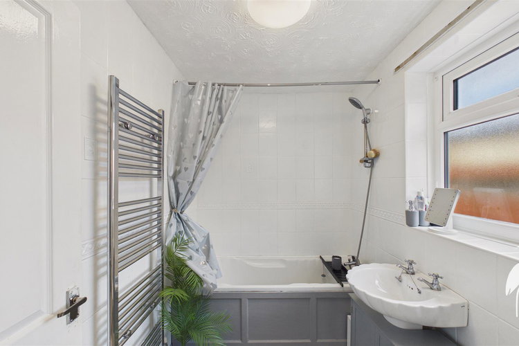 Bathroom - Picture 8 of 13