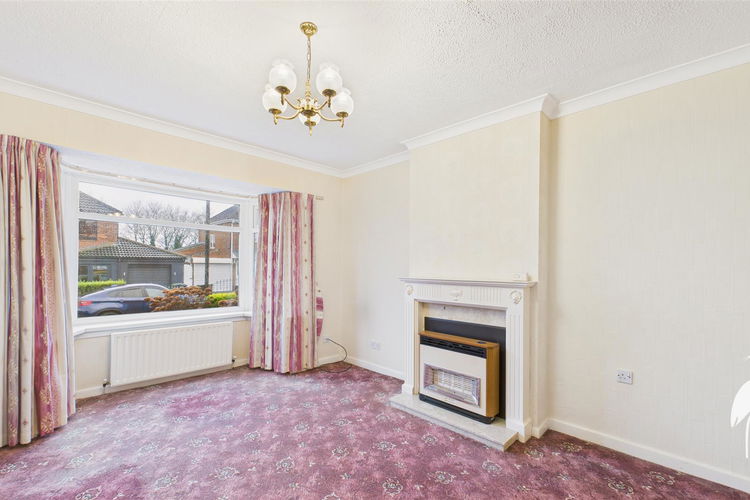 Lounge - Picture 2 of 15