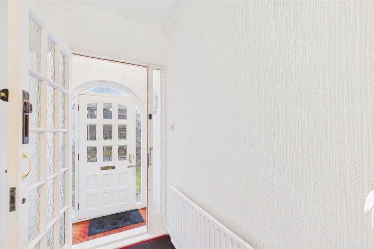 Entrance Hall - Picture 12 of 15