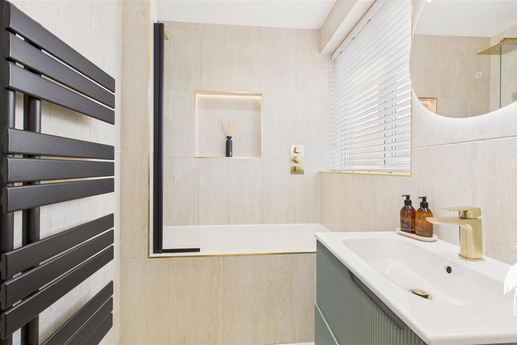 Bathroom - Picture 29 of 34