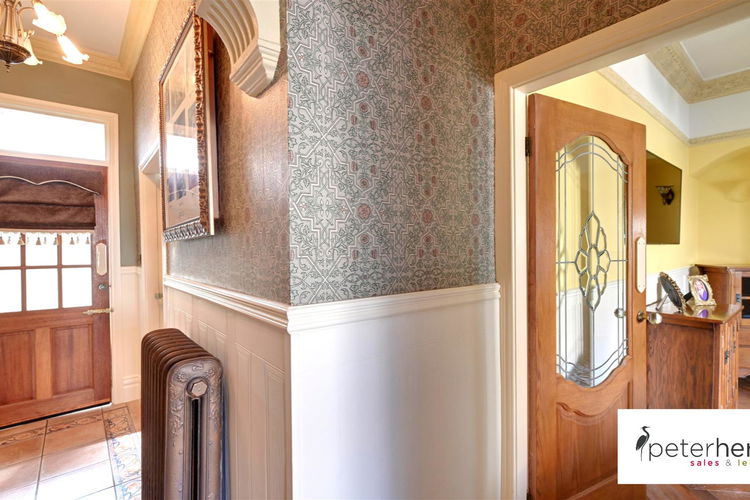 Hallway - Picture 11 of 17