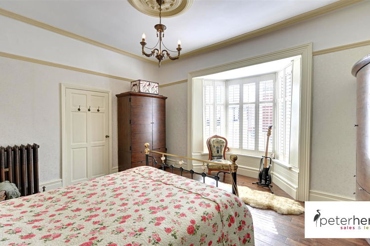 Bedroom 1 - Picture 13 of 17