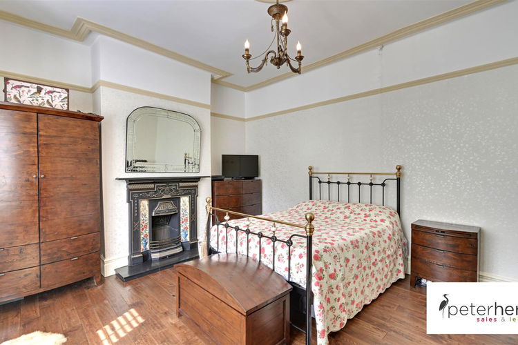 Bedroom 1 - Picture 14 of 17