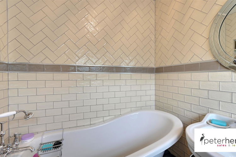 Bathroom - Picture 8 of 17