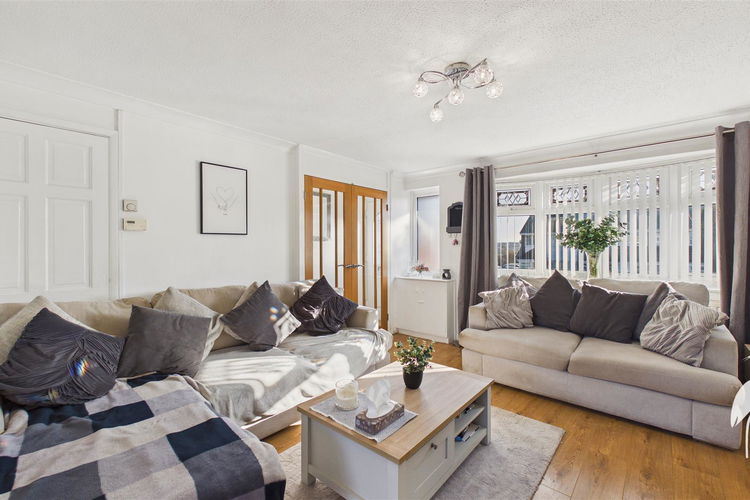 Lounge - Picture 2 of 25