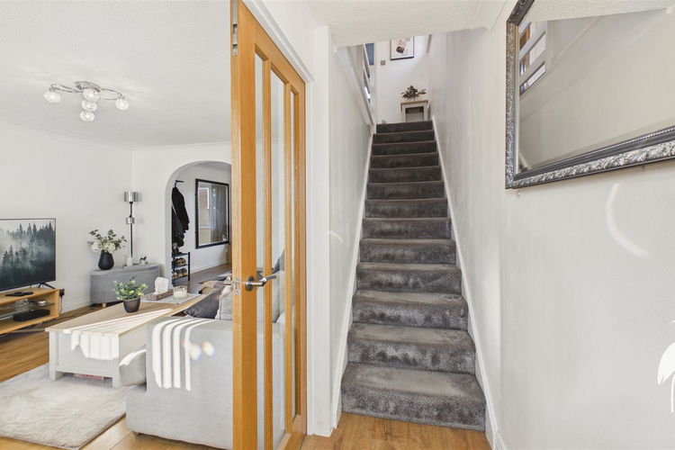 Entrance Lobby - Picture 11 of 25