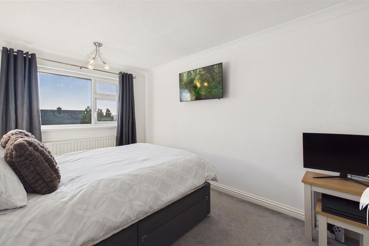 Bedroom 1 - Picture 12 of 25