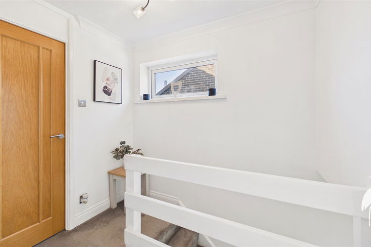 First Floor Landing - Picture 19 of 25