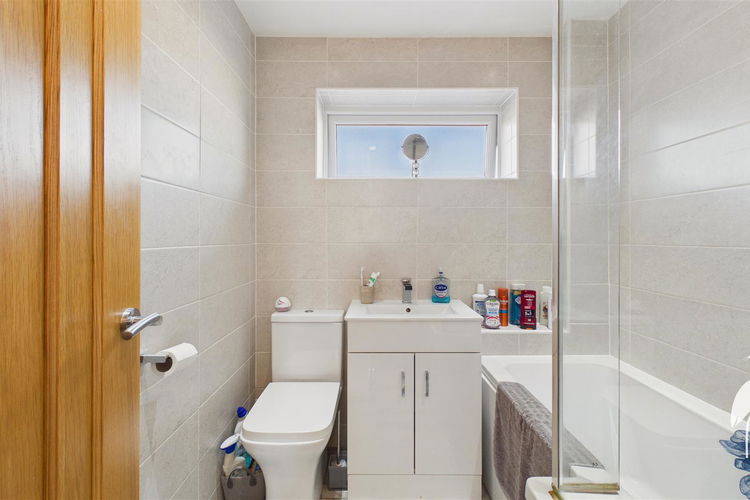 Bathroom - Picture 20 of 25