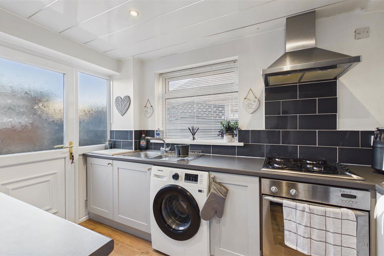 Kitchen - Picture 9 of 25