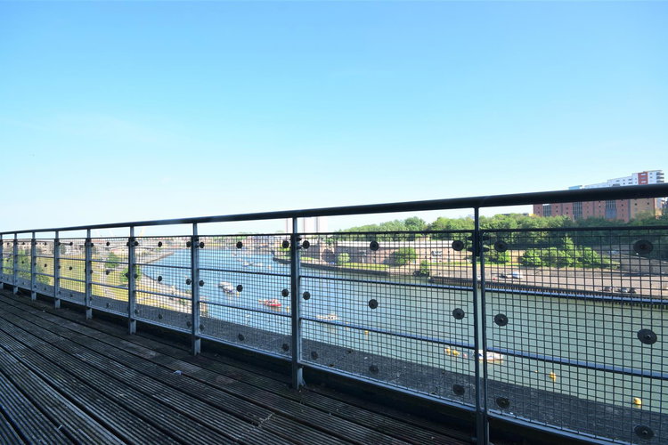 Open Plan Lounge, Dining & Kitchen Area - Picture 4 of 16