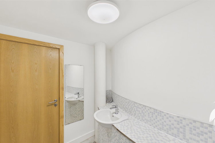 En-Suite - Picture 11 of 27