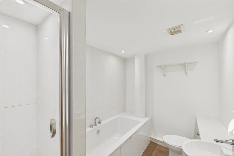 Bathroom - Picture 17 of 27
