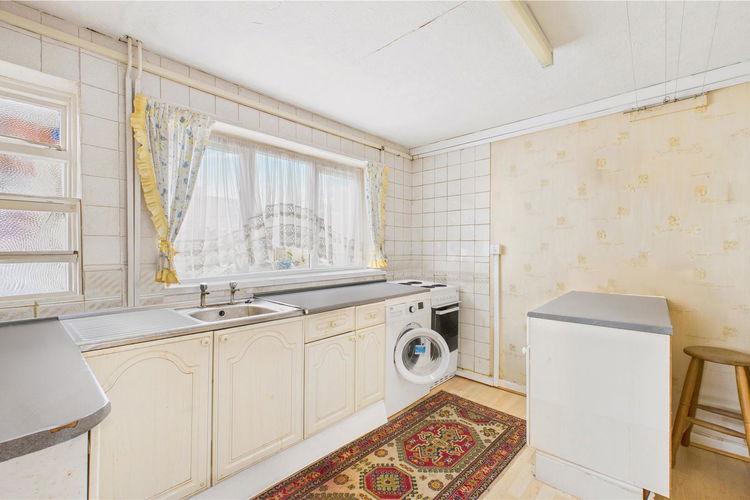 Kitchen - Picture 5 of 15