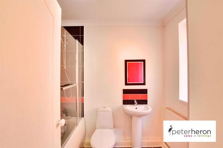 Bathroom - Picture 13 of 14