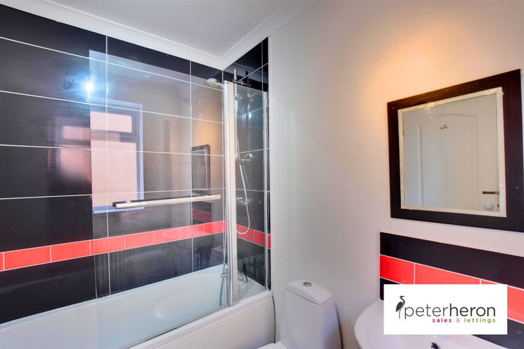 Bathroom - Picture 14 of 14