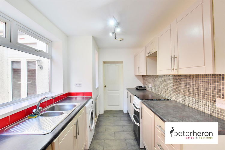 Kitchen - Picture 6 of 14
