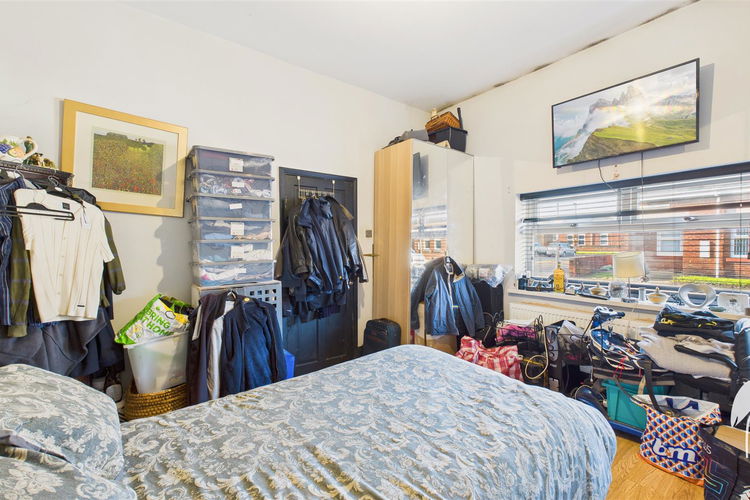 Bedroom 1 - Picture 9 of 12