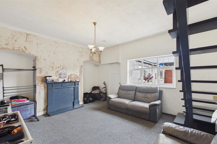 Living Room - Picture 6 of 18