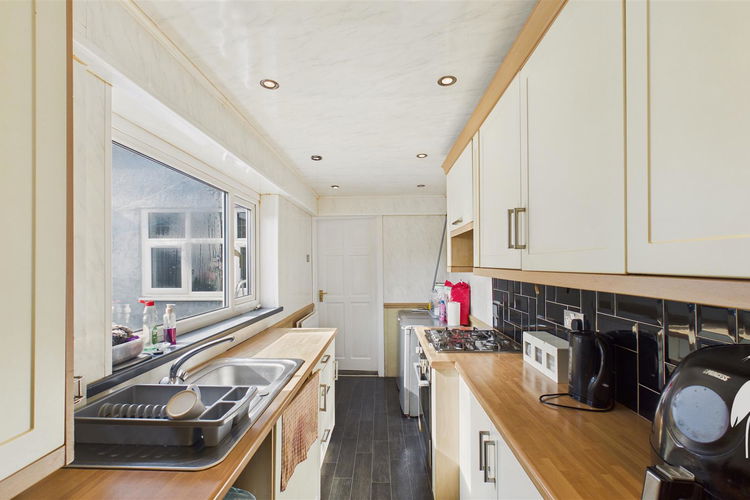 Kitchen - Picture 8 of 18