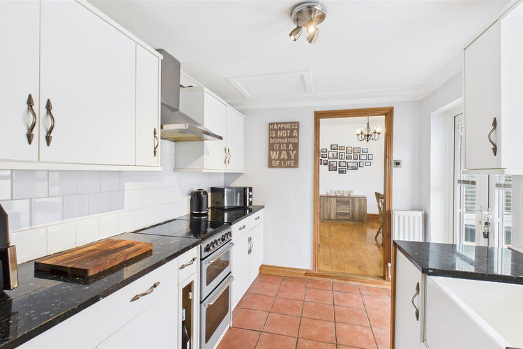 Kitchen - Picture 4 of 13