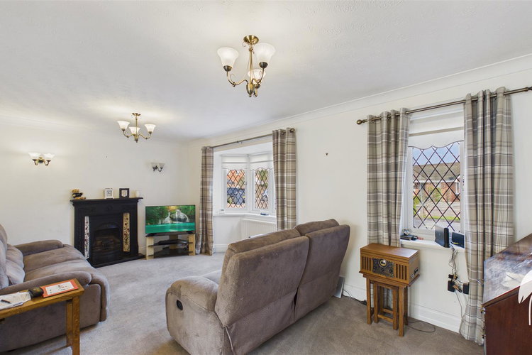 Lounge - Picture 3 of 28