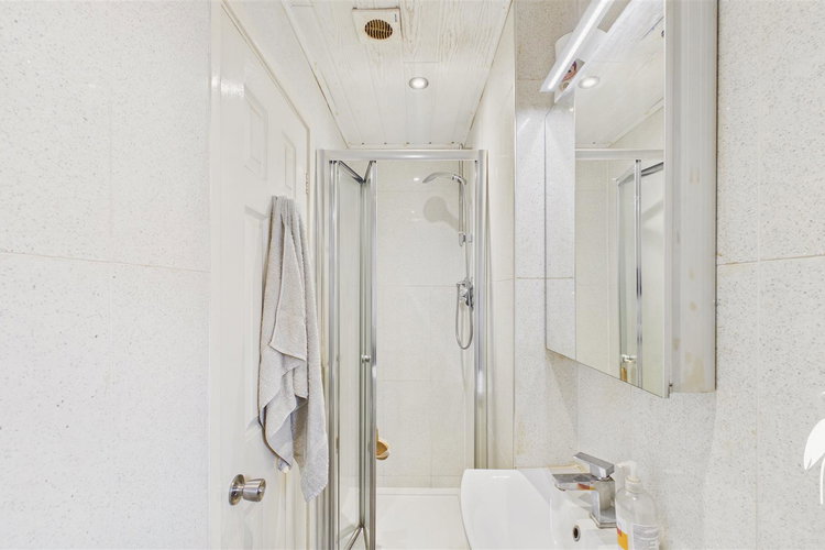 En-Suite Shower Room - Picture 17 of 28